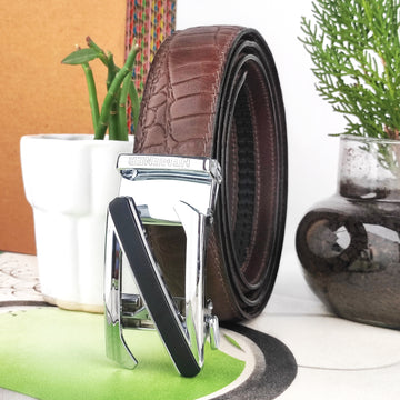 Iconic Buckle and Caelatum Strap