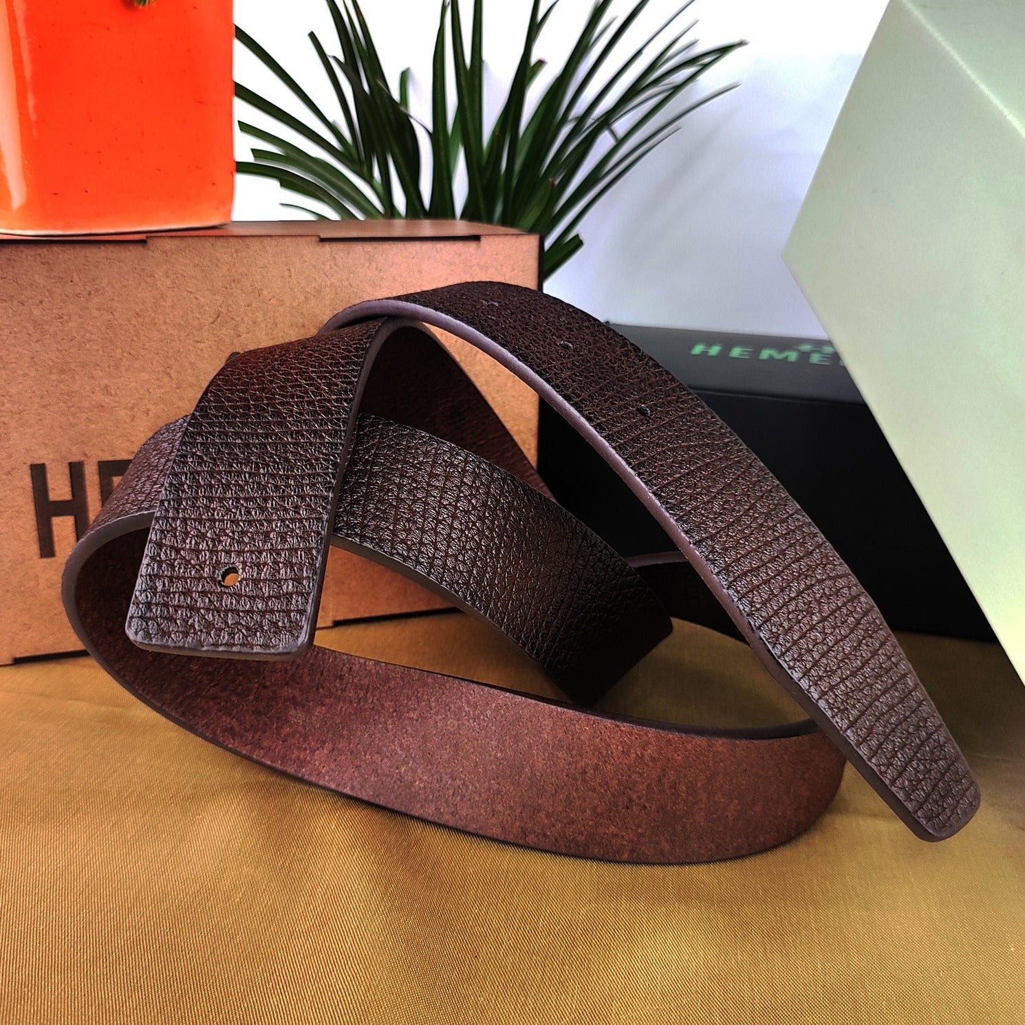 Hemener Men Pin Hole Dark Brown Vegan Leather Strap